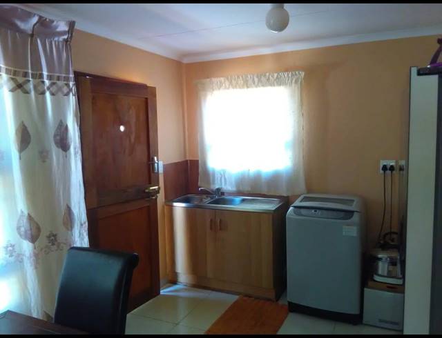 3 BEDROOM HOUSE SOLD IN THE ORCHARDS